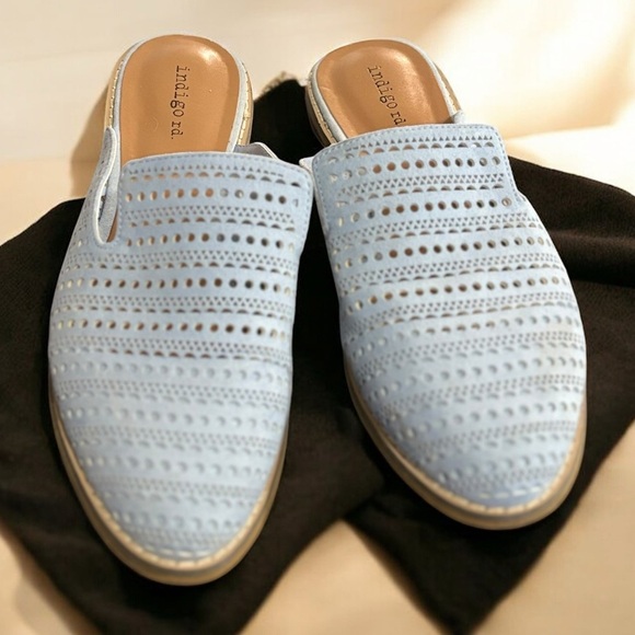 Indigo Rd. Shoes - 2 for $30 🌟 Indigo Rd Mules light blue and Carmel brown size 8.5 women’s mule